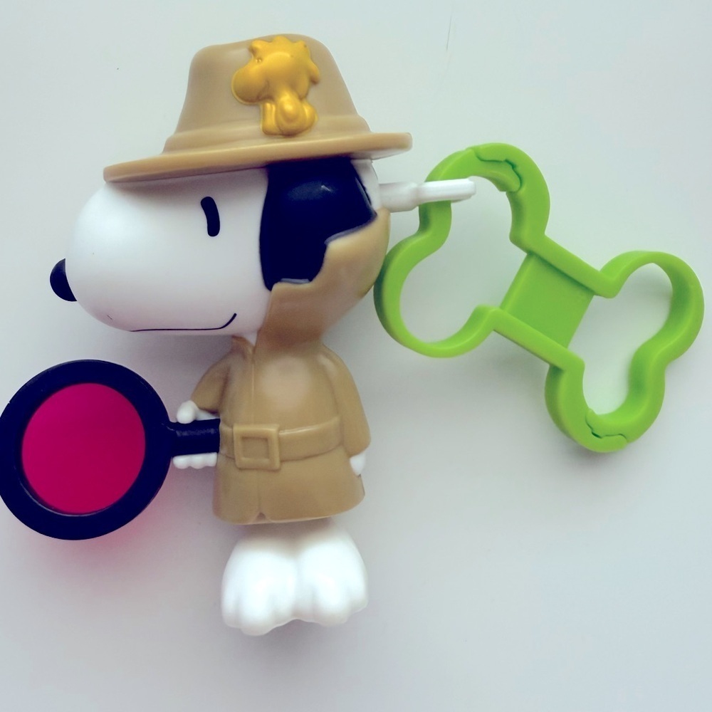Peanuts White Collectible Toy Keychain